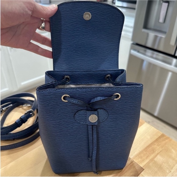 NWOT DKNY 100% Leather Lex Small Convertible Backpack & Crossbody - Picture 11 of 17